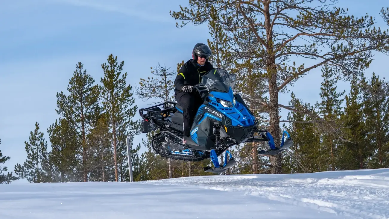 Polaris 650 Voyageur Nordic Pro 155 i sportsmodus
